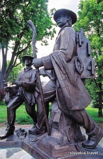The monument Drotár a džarek (The Tinker and his Apprentice), (Turzovka)