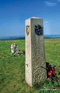 Pamätník česko-moravsko-slovenskej vzájomnosti (Veľká Javorina)