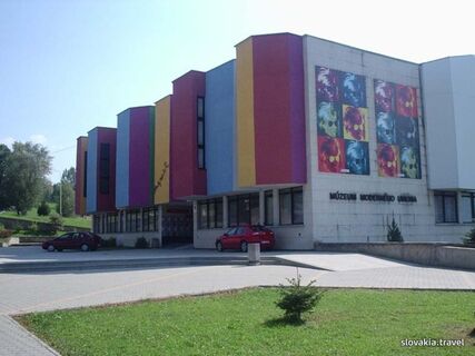 Múzeum moderného umenia Andyho Warhola v Medzilaborciach