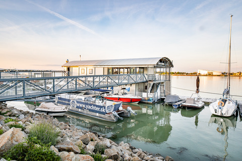 Botel YACHTER CLUB Modrá Čajka