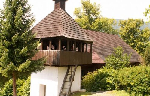 Wooden articular church