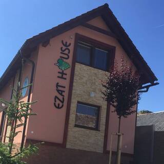 Ezat house