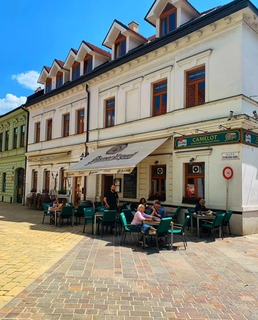 CAMELOT Restaurant & Café
